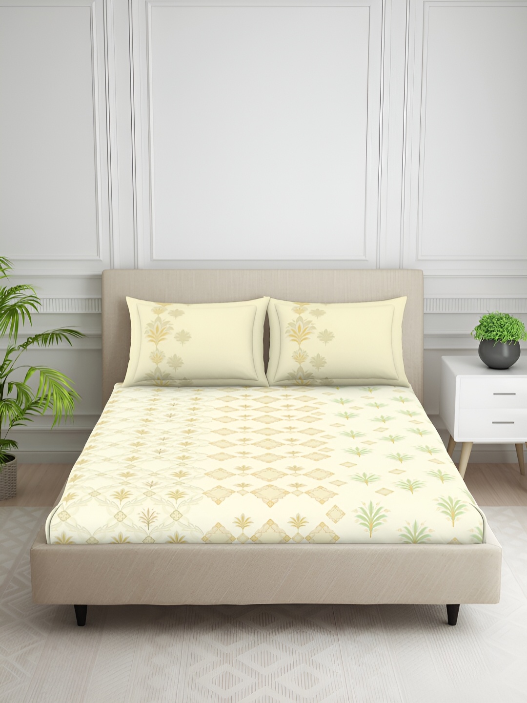 

SPACES Cream-Coloured & Green Geometric Printed 130 TC King Bedsheet with 2 Pillow Covers