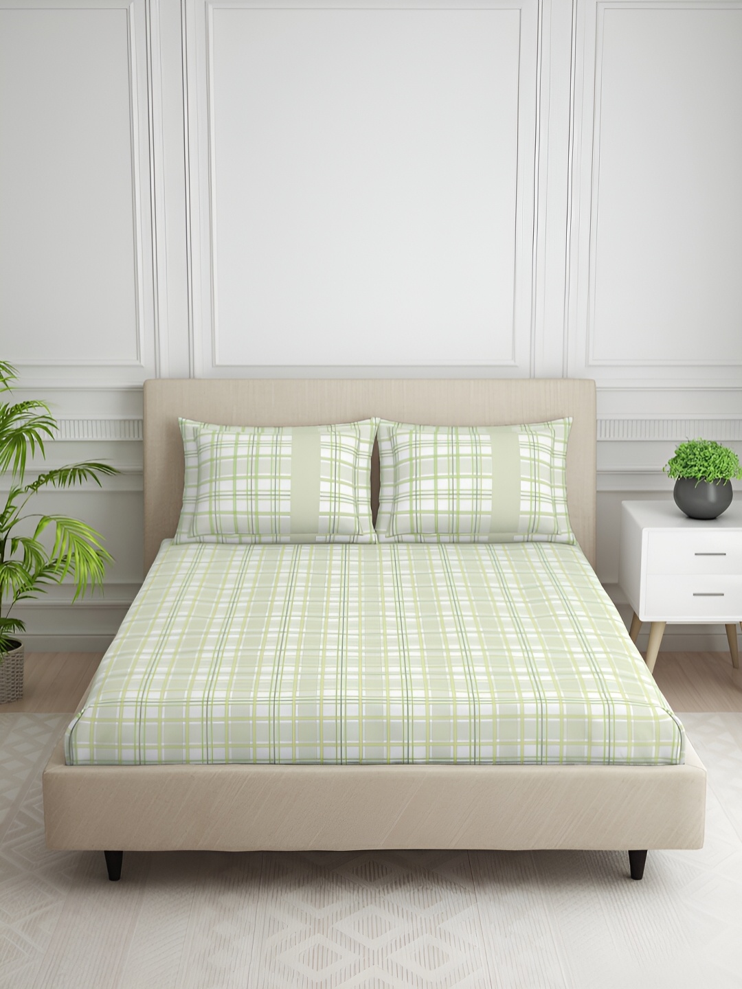 

SPACES Green & White Striped 144 TC Queen Bedsheet with 2 Pillow Covers