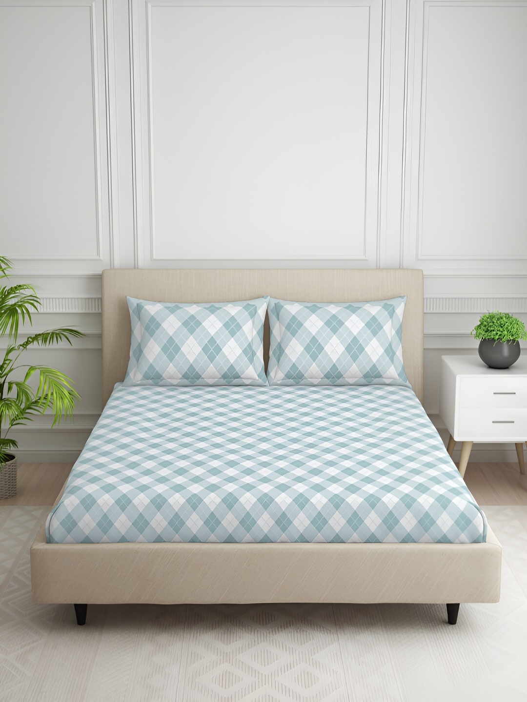 

SPACES Green & White Geometric Cotton 144 TC Queen Bedsheet with 2 Pillow Covers