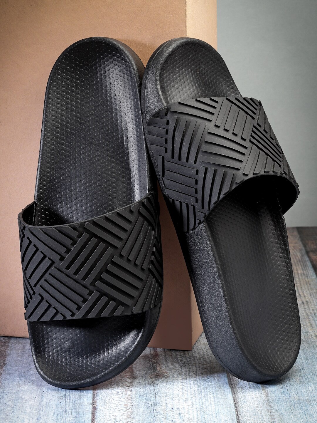 

Action Men Self Design Sliders, Black