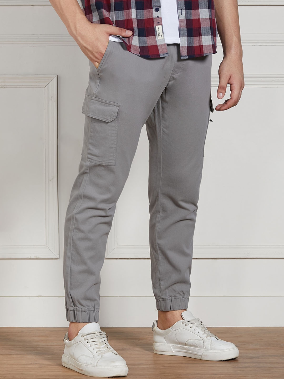 

Dennis Lingo Men Regular Fit Stretchable Cargo Joggers, Grey
