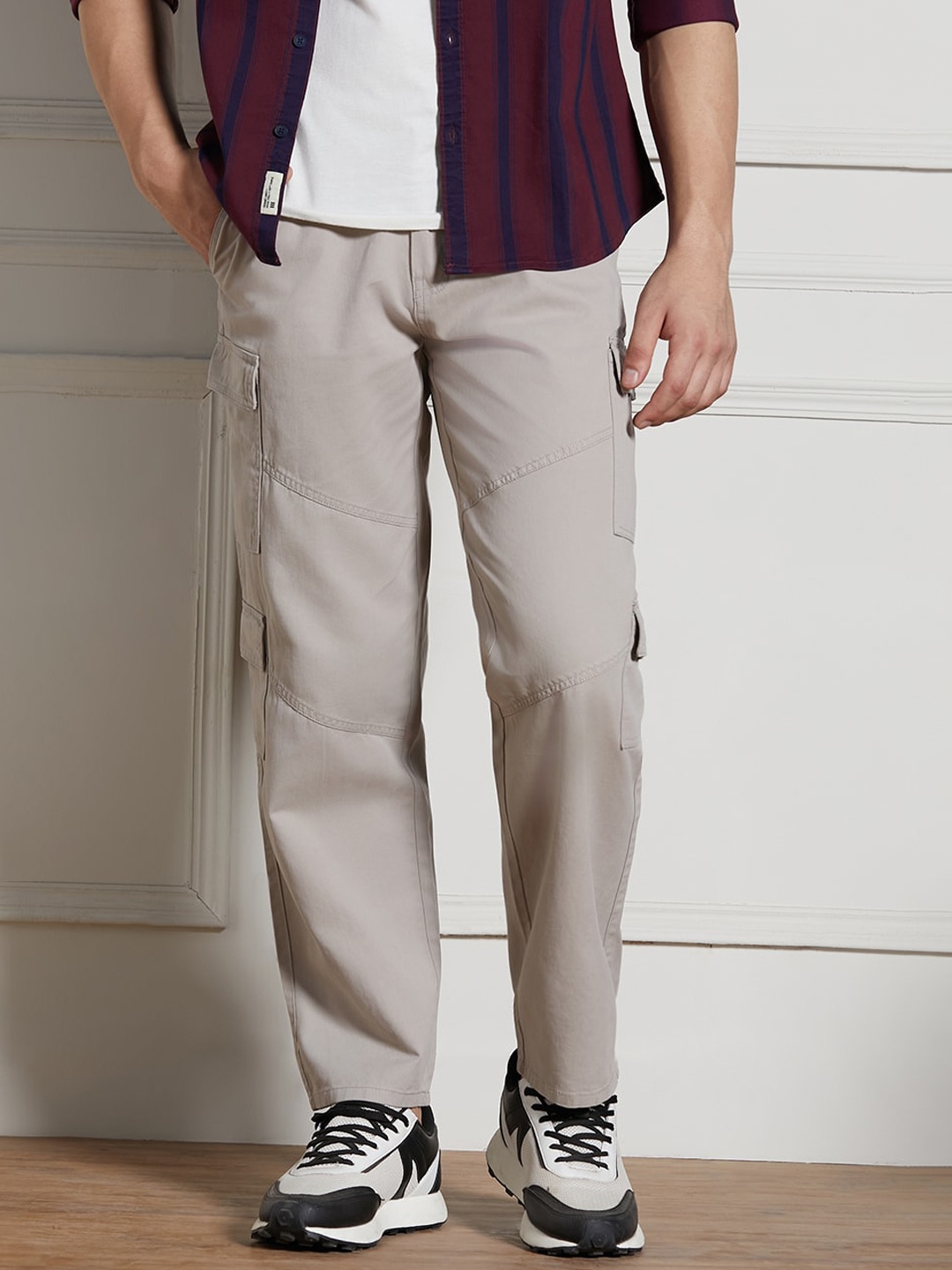 

Dennis Lingo Men Loose Fit Stretchable Cargo Trousers, Grey