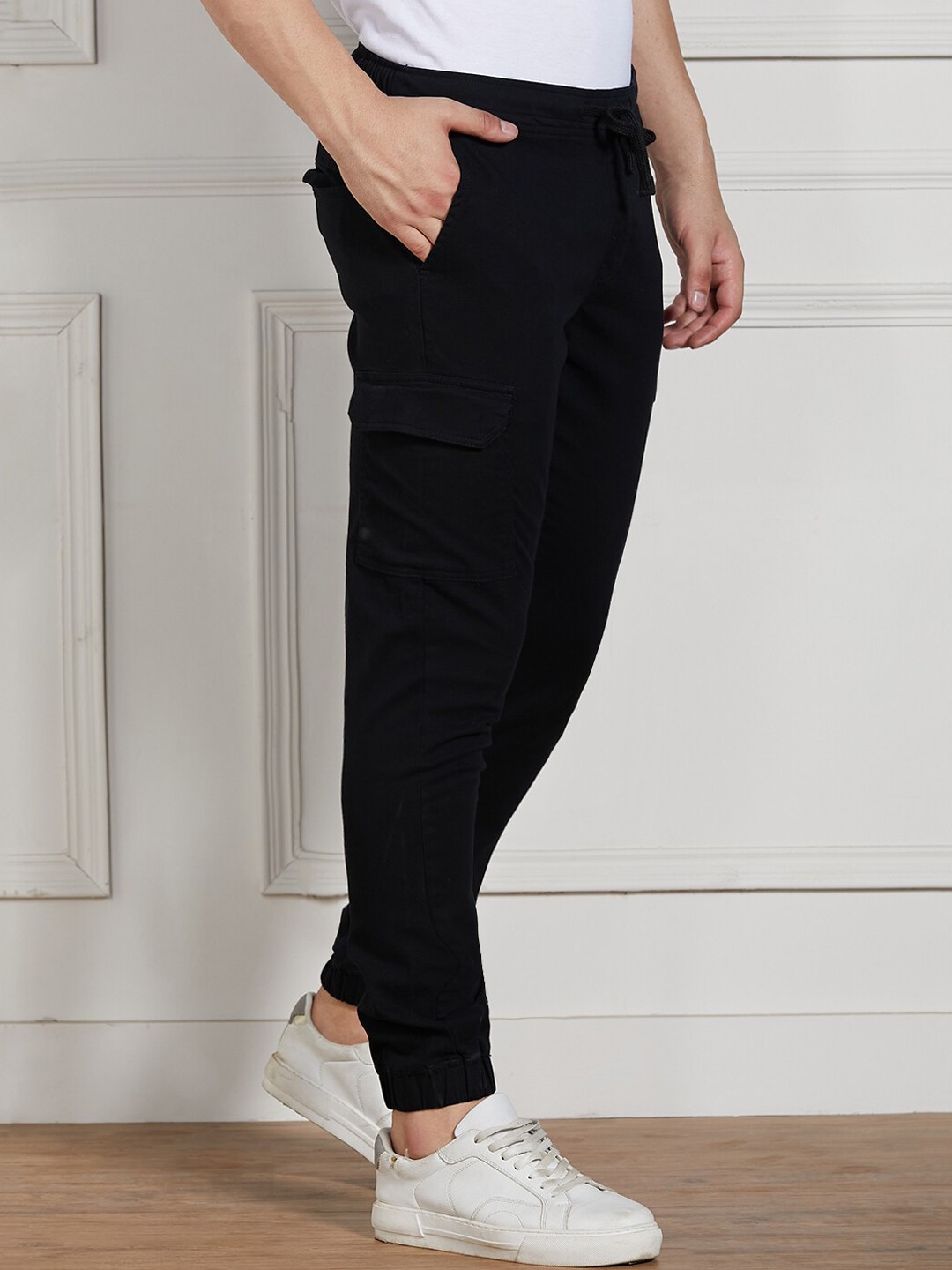 

Dennis Lingo Men Regular Fit Stretchable Cargo Joggers, Black