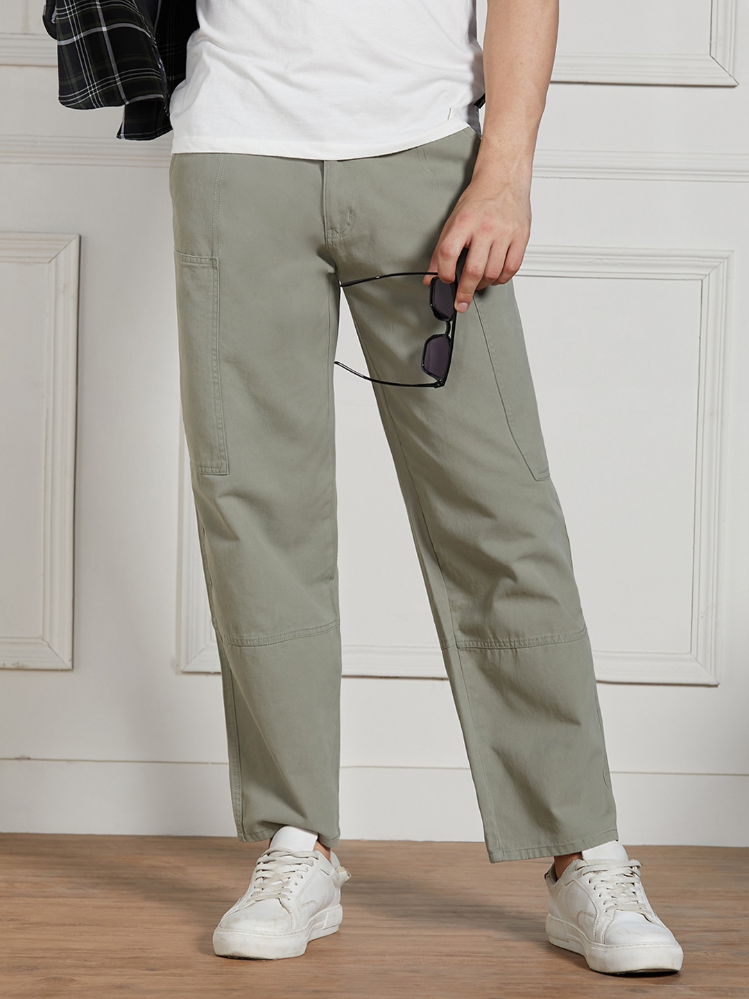 

Dennis Lingo Men Loose Fit Cargos Trousers, Green