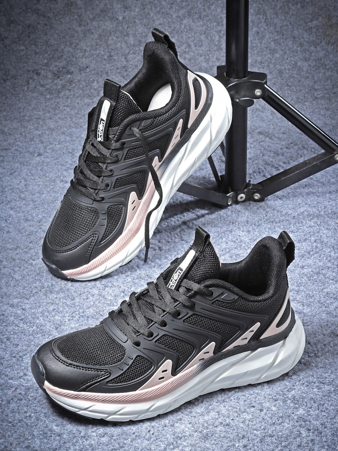 

Action Women Running Shoes, Black
