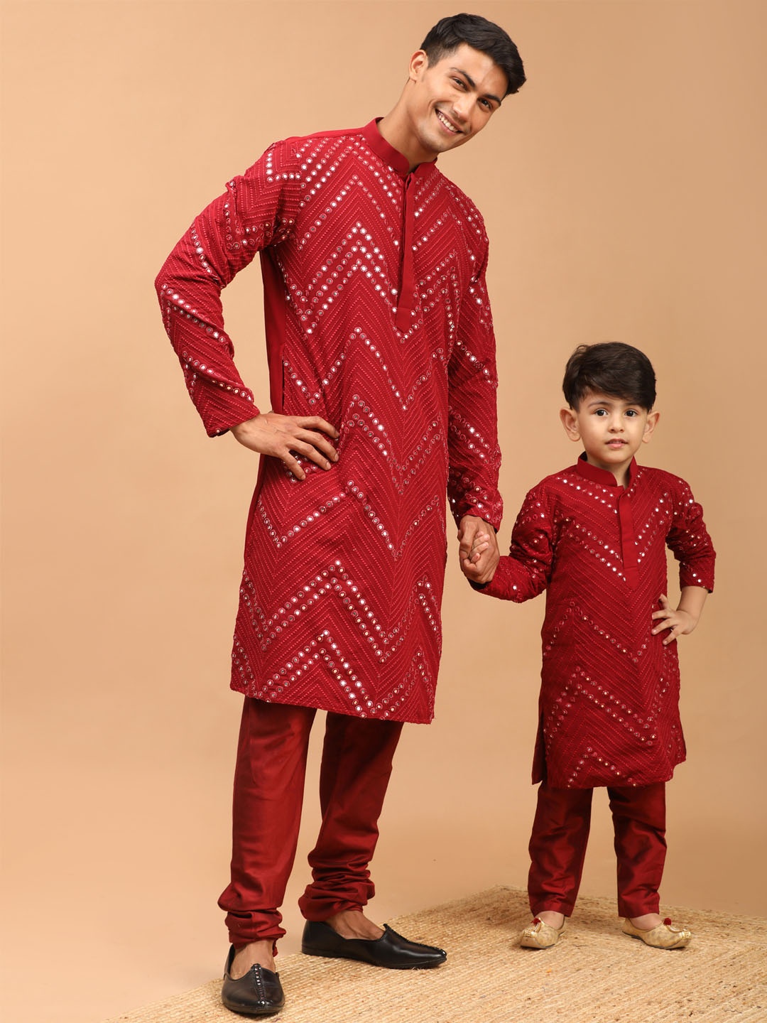 VASTRAMAY Boys Embroidered Regular Mirror Work Kurta & Pyjamas, Maroon