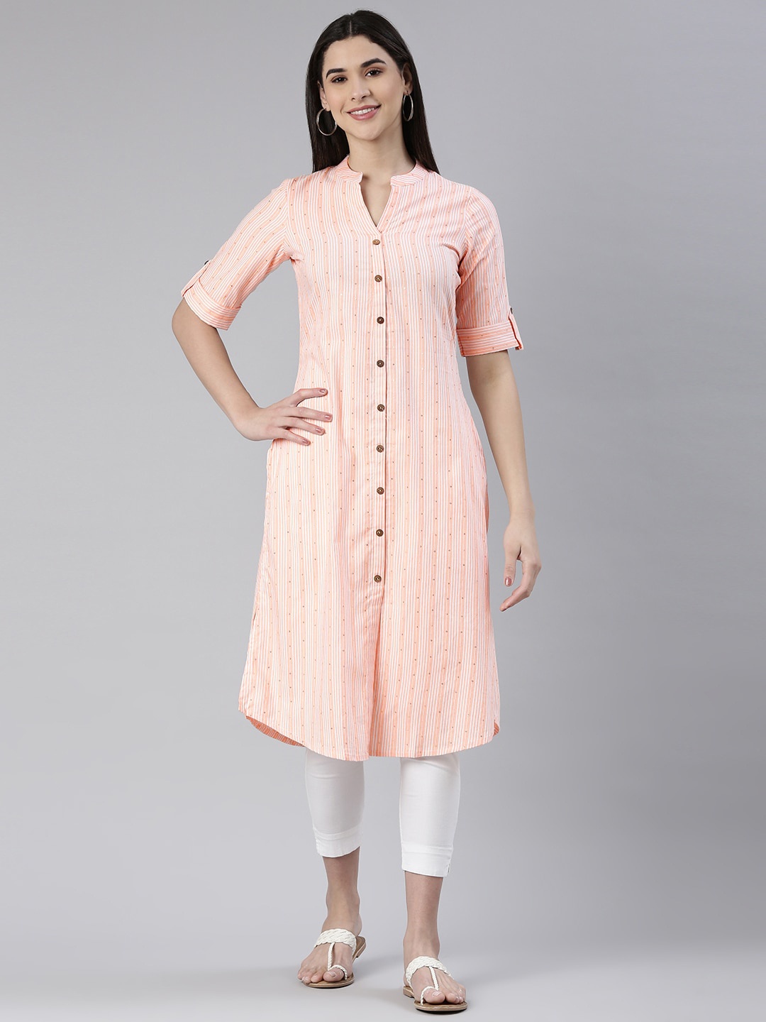 

HRITIKA Striped Mandarin Collar Sequined Cotton Straight Kurta, Peach