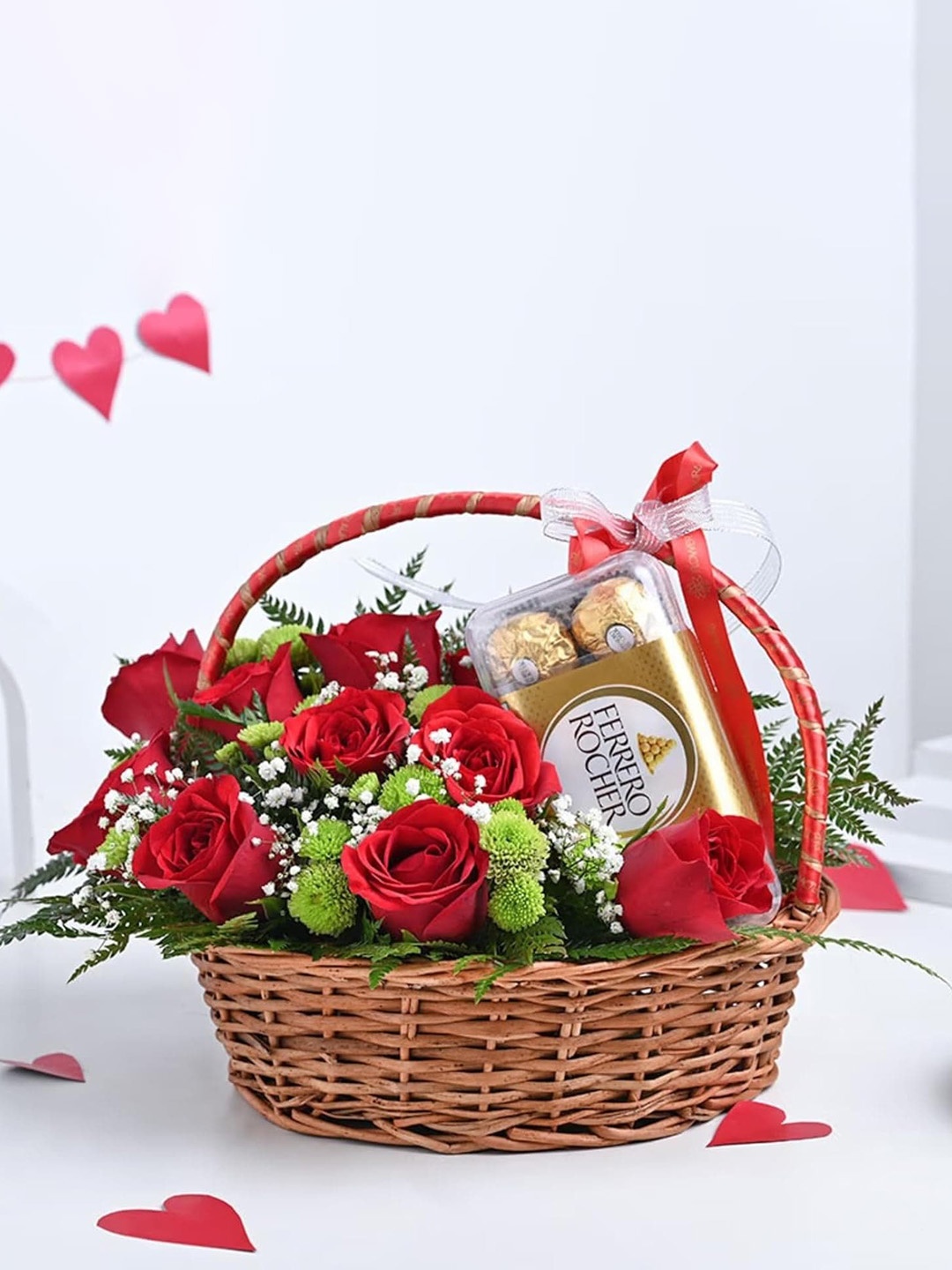 

Floweraura Set Of 11Pcs Red Fresh Roses With 16Pcs Chocolates In Basket