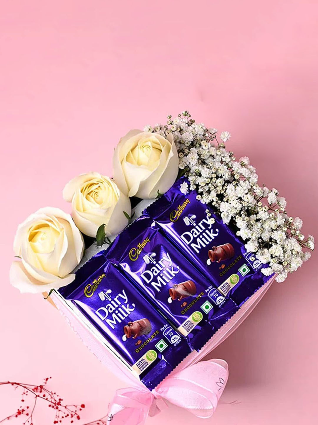 

Floweraura Set Of 2Pcs White Live Roses With 3Pcs Chocolate In Box