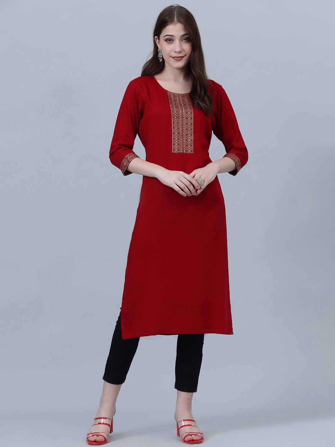 

SHOOLIN Ethnic Motifs Printed Regular Kurta With Trouser, Maroon