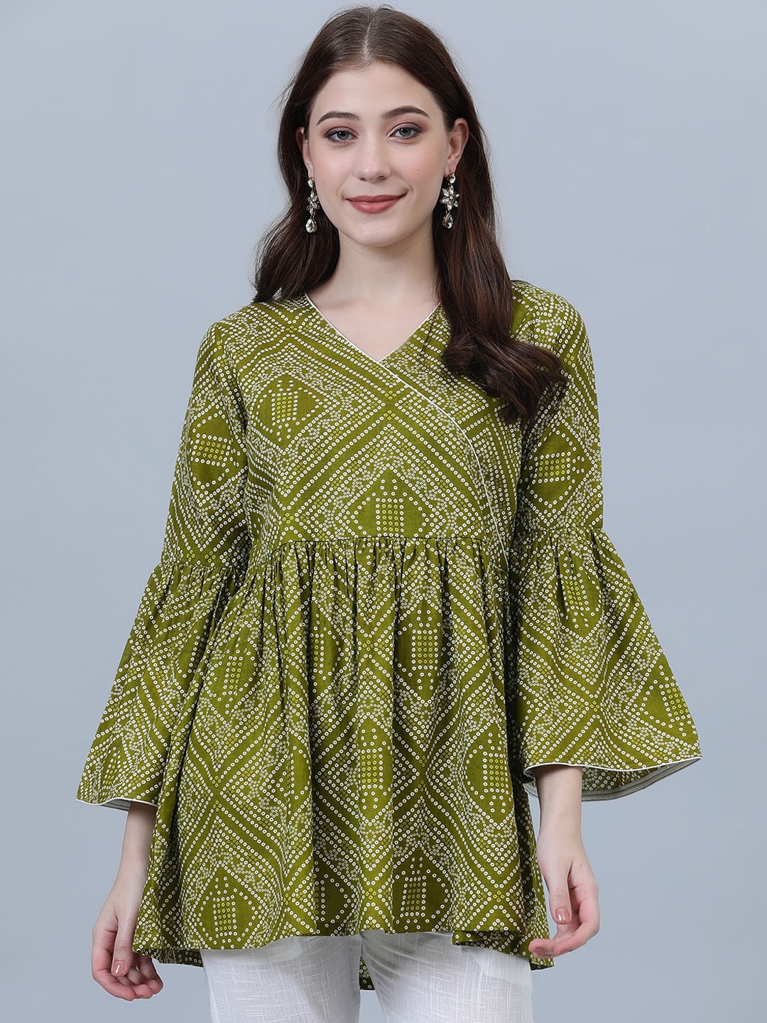 

SHOOLIN Bandhani Printed V-Neck Bell Sleeve Top & Trouser, Green