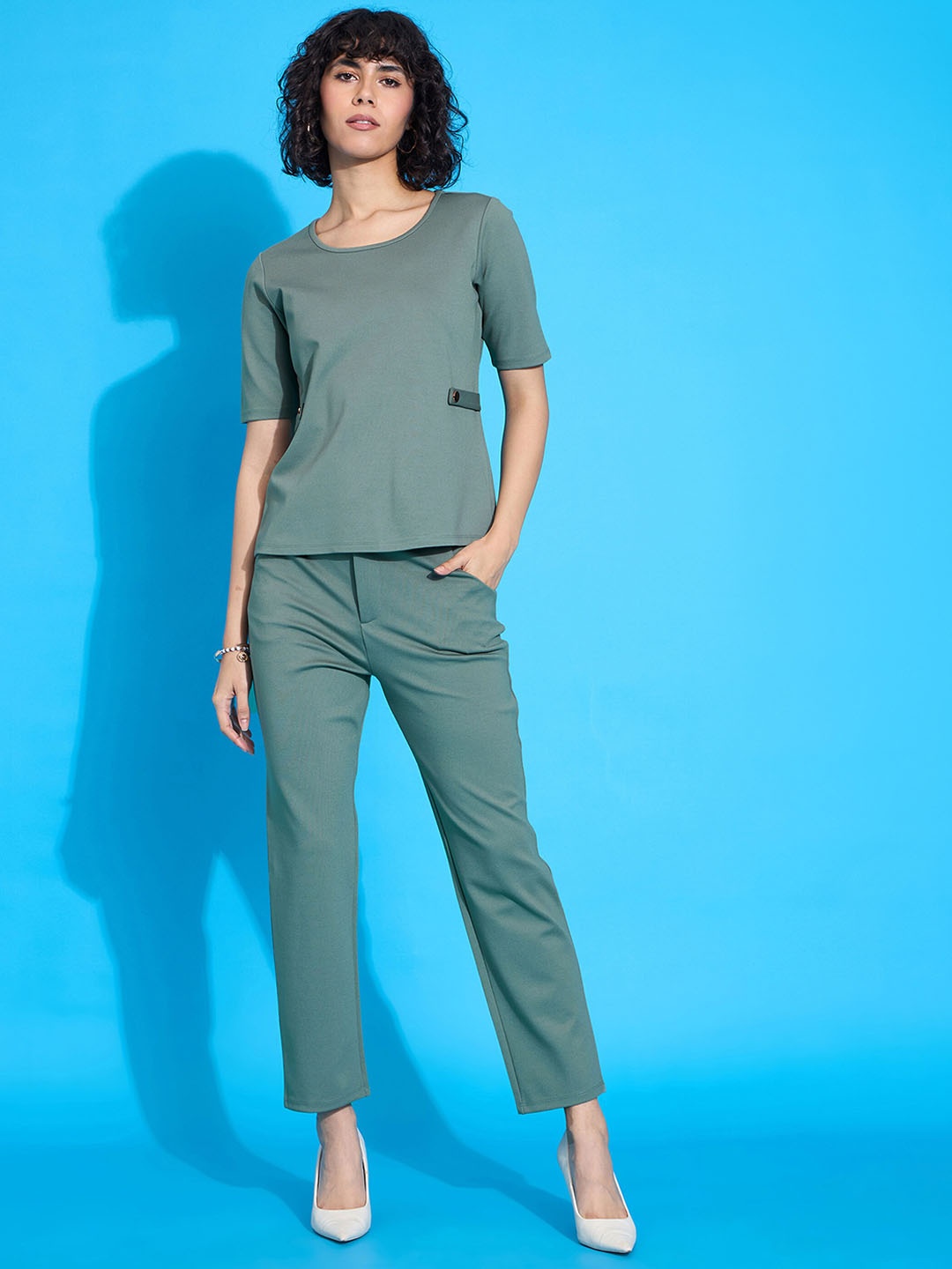

SASSAFRAS worklyf Short Sleeves Top With Trouser, Green