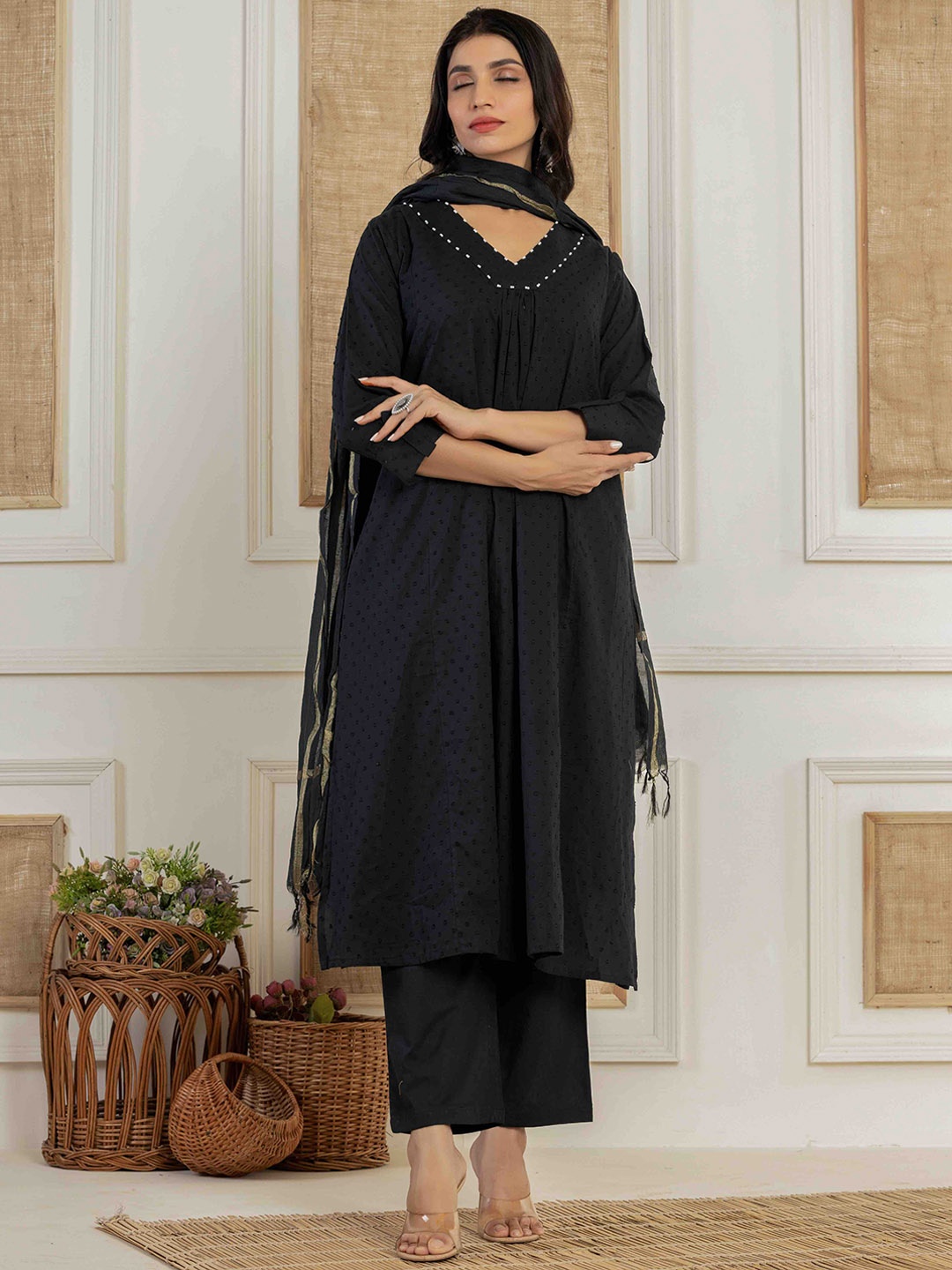 

Do Dhaage Woven Design Self Design Beads and Stones V-Neck Pure Cotton A-Line Kurta Set, Black