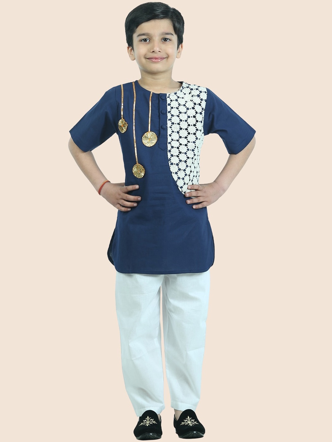 

JUNITOS Boys Printed Regular Gotta Patti Pure Cotton Kurta with Pyjamas, Blue