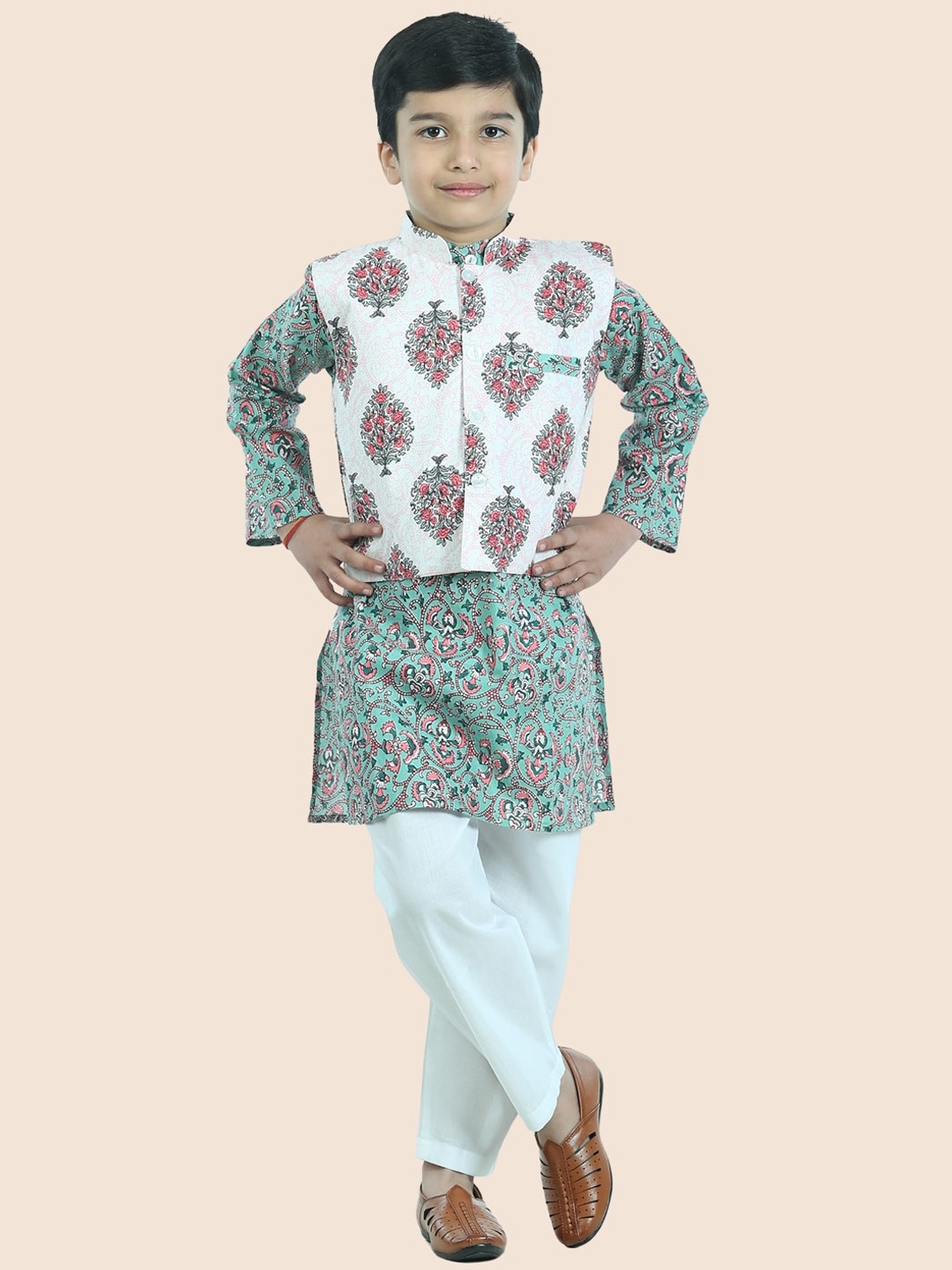 

JUNITOS Boys Floral Printed Mandarin Collar Pure Cotton Straight Kurta Pajama With Jacket, Green