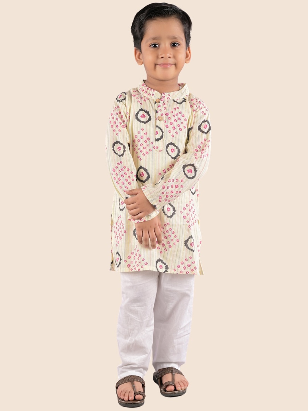 

JUNITOS Boys Geometric Printed Mandarin Collar Pure Cotton Straight Kurta with Pyjamas, Cream