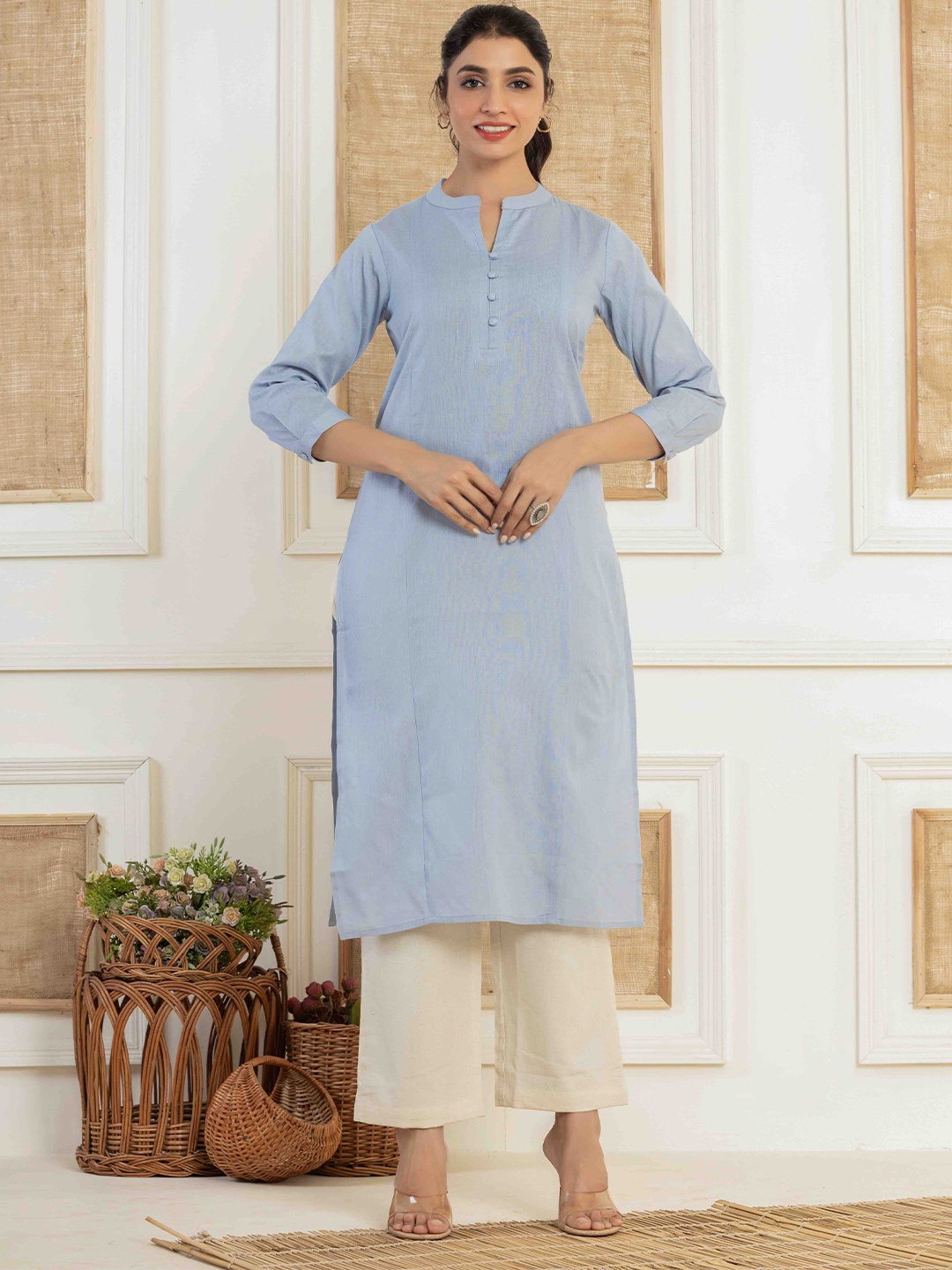 

Do Dhaage Mandarin Collar Pure Cotton Kurti, Blue
