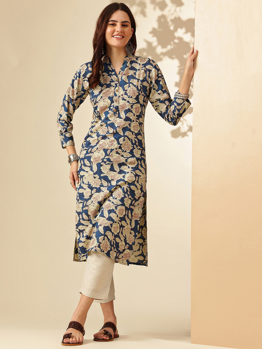 

KALINI Floral Printed Straight Kurta, Blue