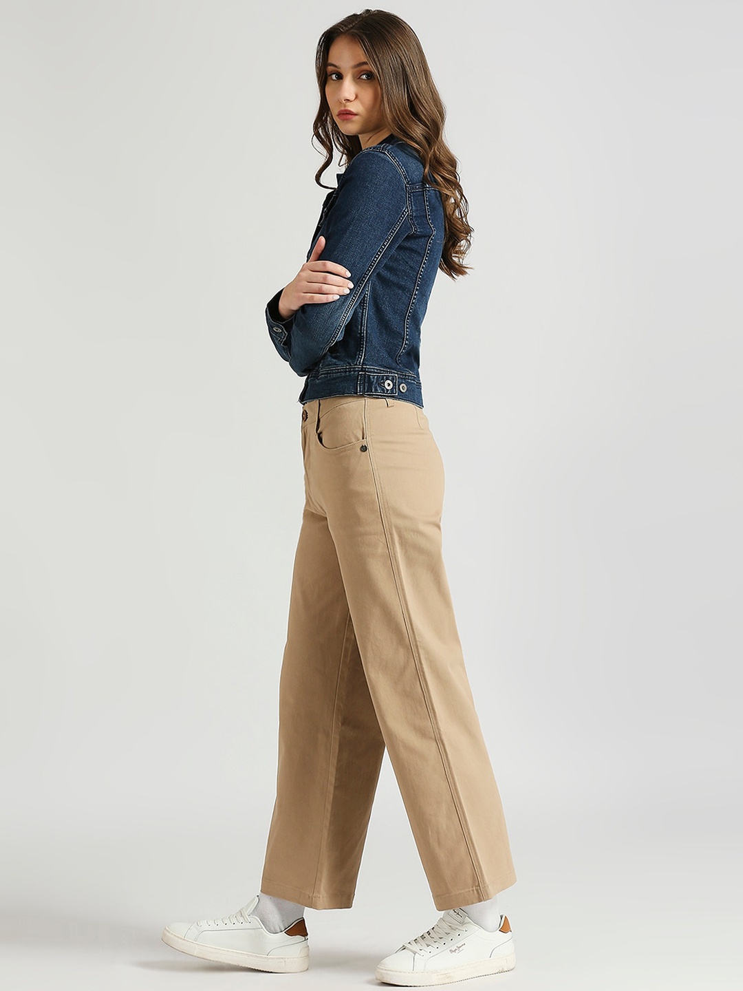 

Pepe Jeans Women Mid-Rise Loose Fit Trousers, Beige
