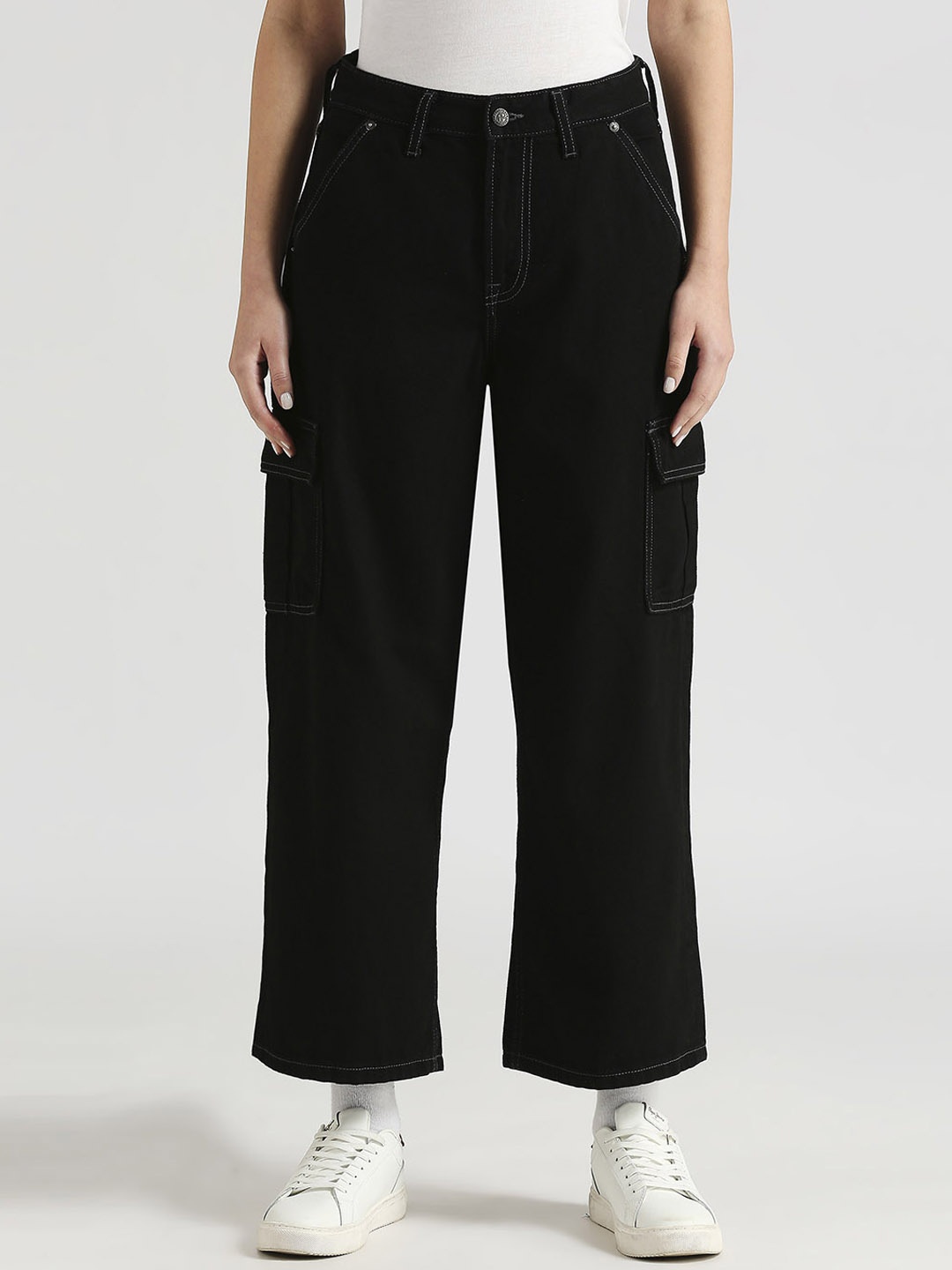 

Pepe Jeans Women Straight Fit High-Rise Clean Look Pure Cotton Cargo Jeans, Black