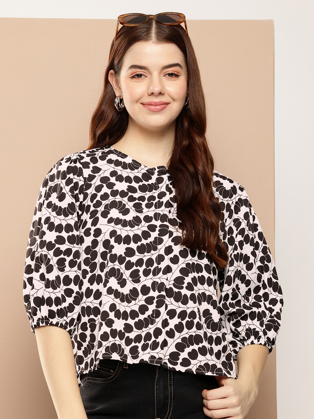 

encore by INVICTUS Floral Print Ruffles Shirt Style Crop Top, White