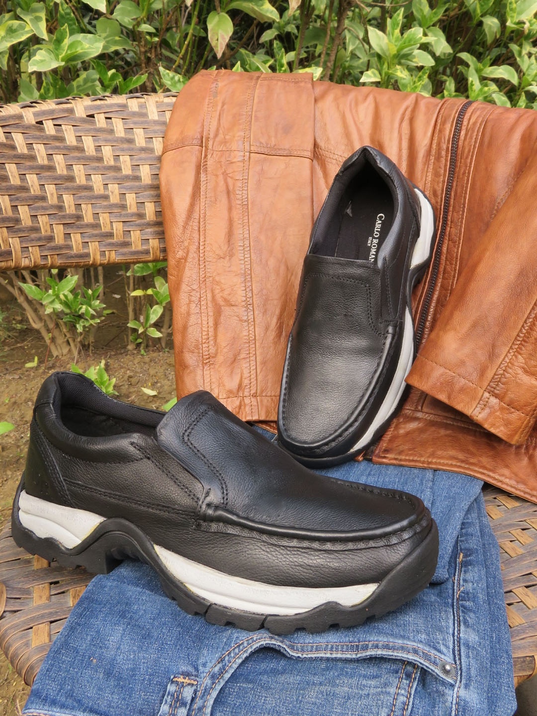 

CARLO ROMANO Men Textured Leather Slip-On Sneakers, Black