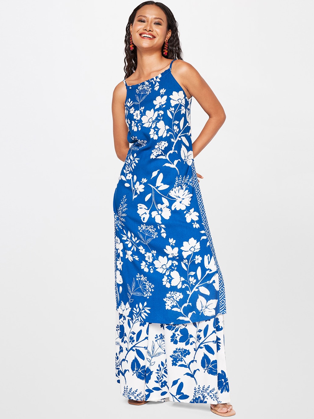 

Global Desi Floral Printed Straight Kurta With Palazzo, Blue