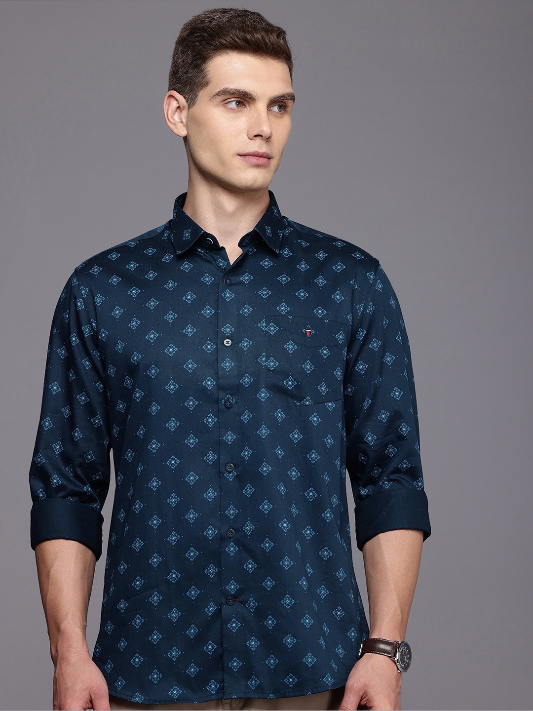 

Louis Philippe Sport Pure Cotton Slim Fit Opaque Printed Casual Shirt, Navy blue