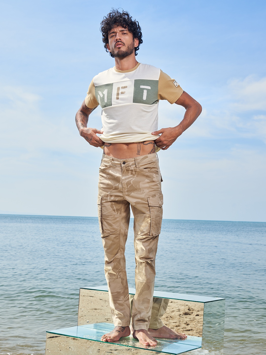 

Mufti Cut & Sew Typography Printed Slim Fit T-shirt, Off white