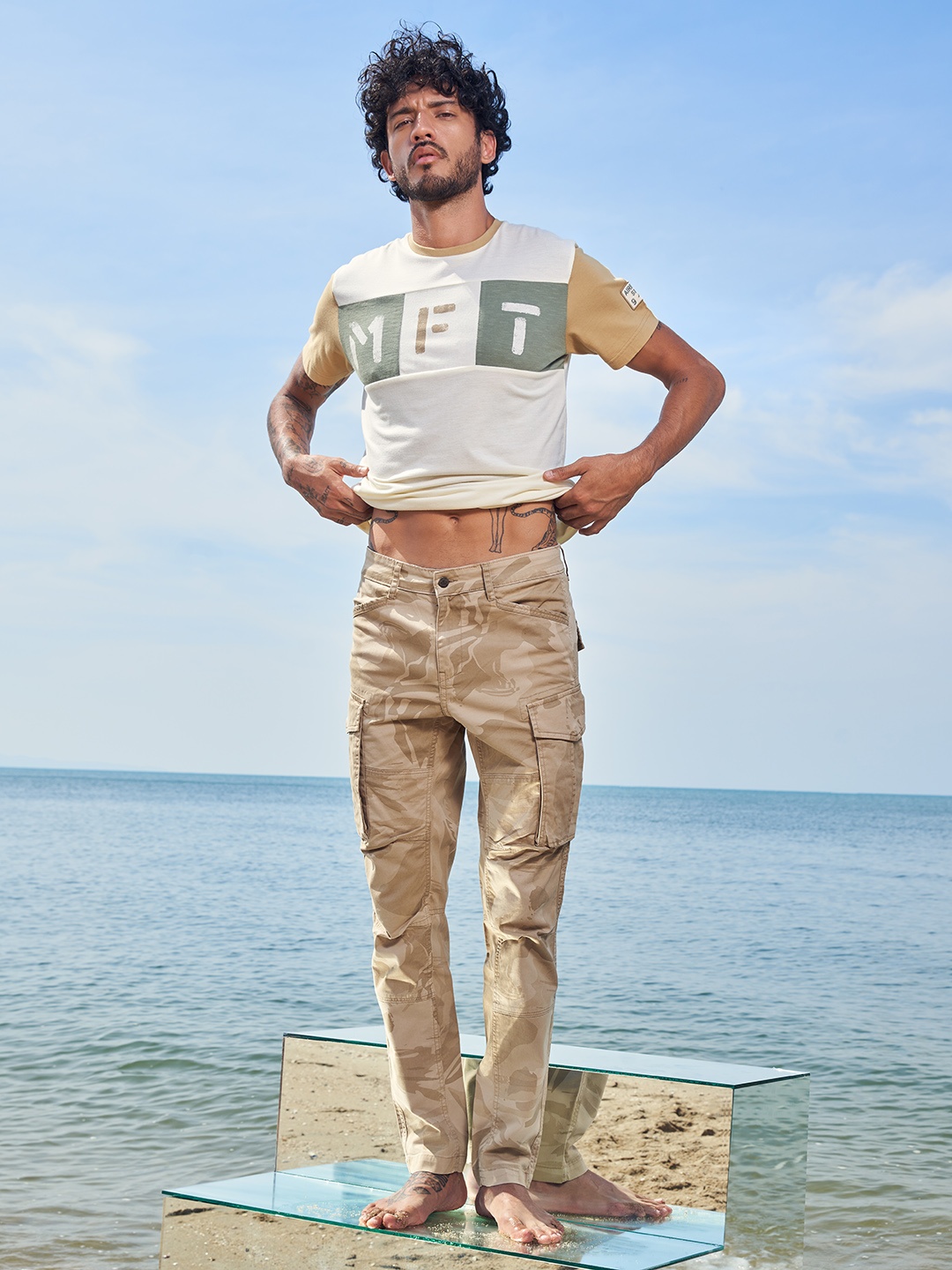 

Mufti Cut & Sew Typography Printed Slim Fit T-shirt, Off white