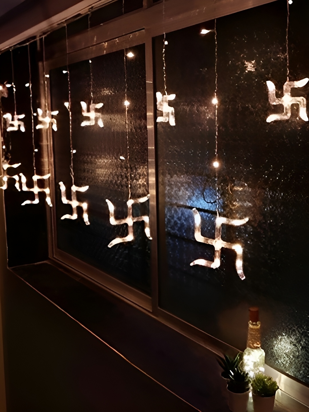 

Kuber Industries White 95 Swastik Curtain Lights