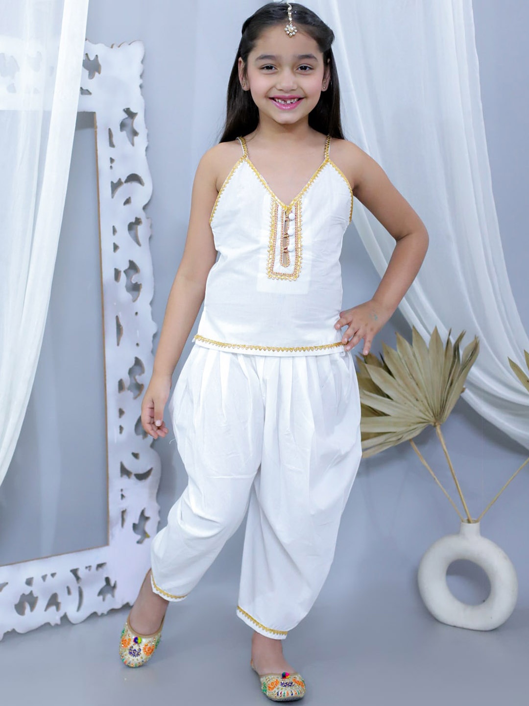 

JUNITOS Girls Pure Cotton Straight Sleeveless Top With Dhoti, White