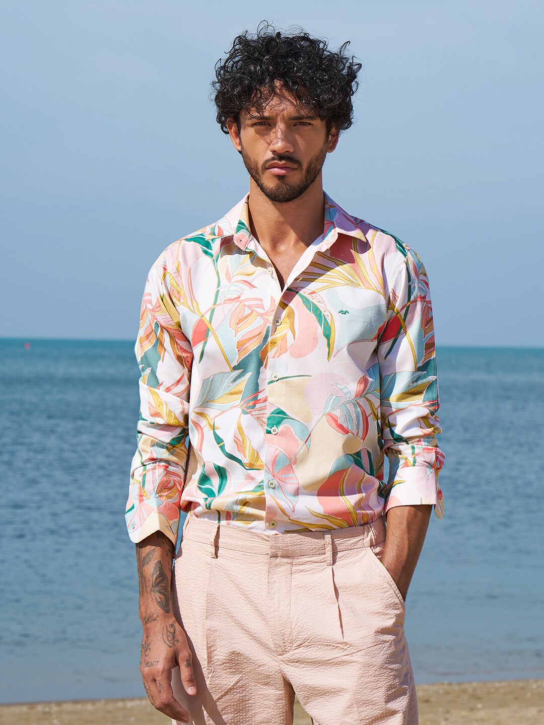 

Mufti Men Slim Fit Abstract Printed Spread Collar Cotton Casual Shirt, White