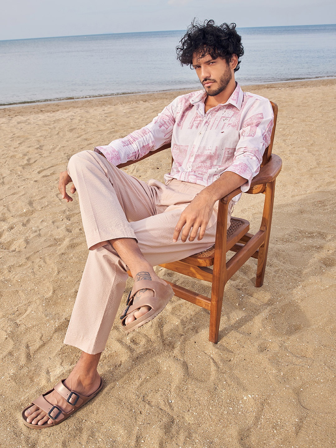 

Mufti Men Slim Fit Geometric Printed Spread Collar Cotton Casual Shirt, Pink