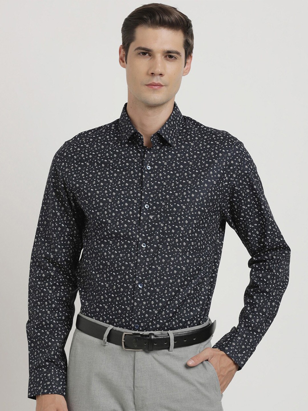 

Turtle Floral Printed Classic Slim Fit Cotton Formal Shirt, Navy blue
