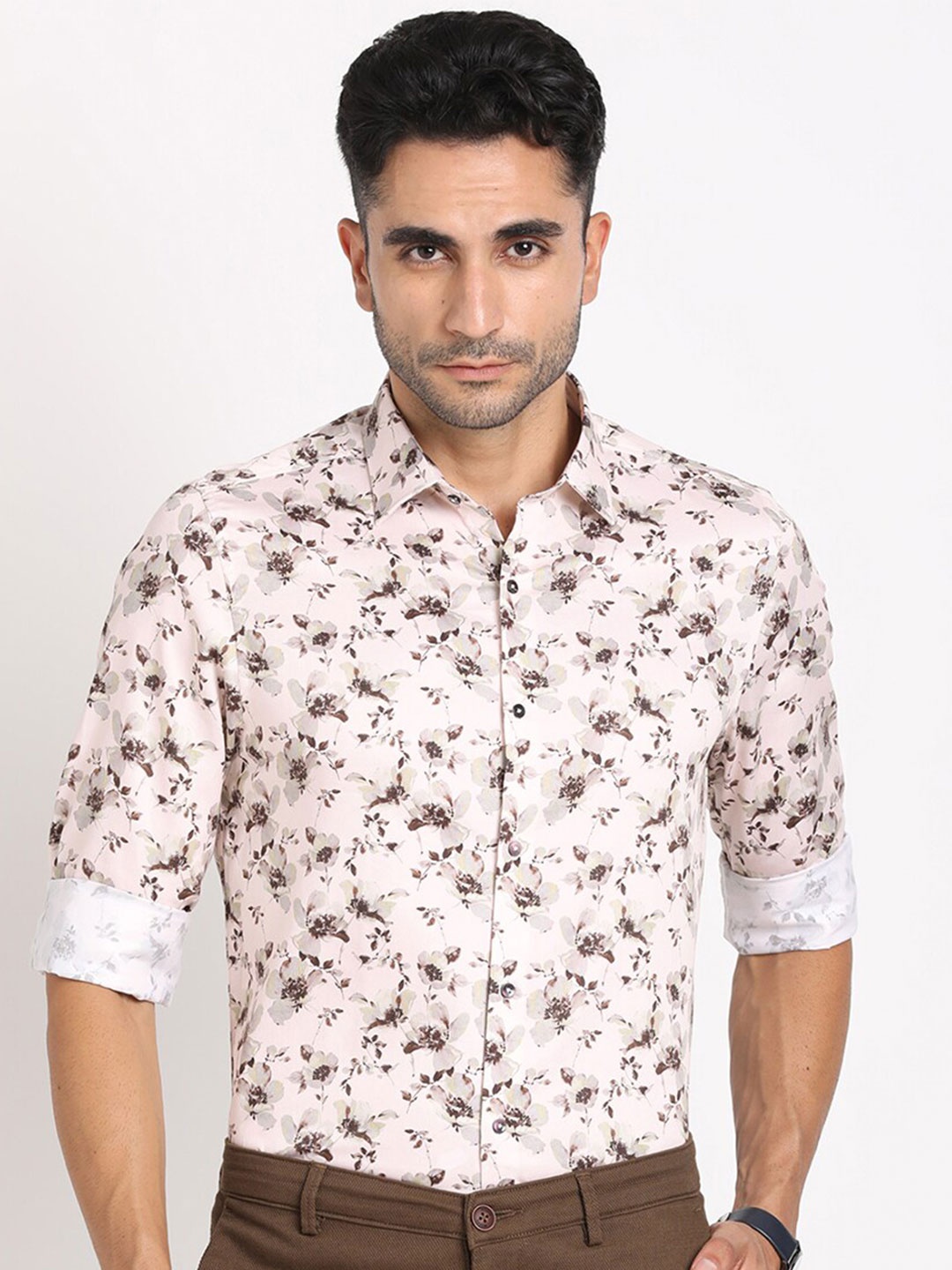 

Turtle Classic Slim Fit Long Sleeves Spread Collar Floral Opaque Printed Shirt, Beige
