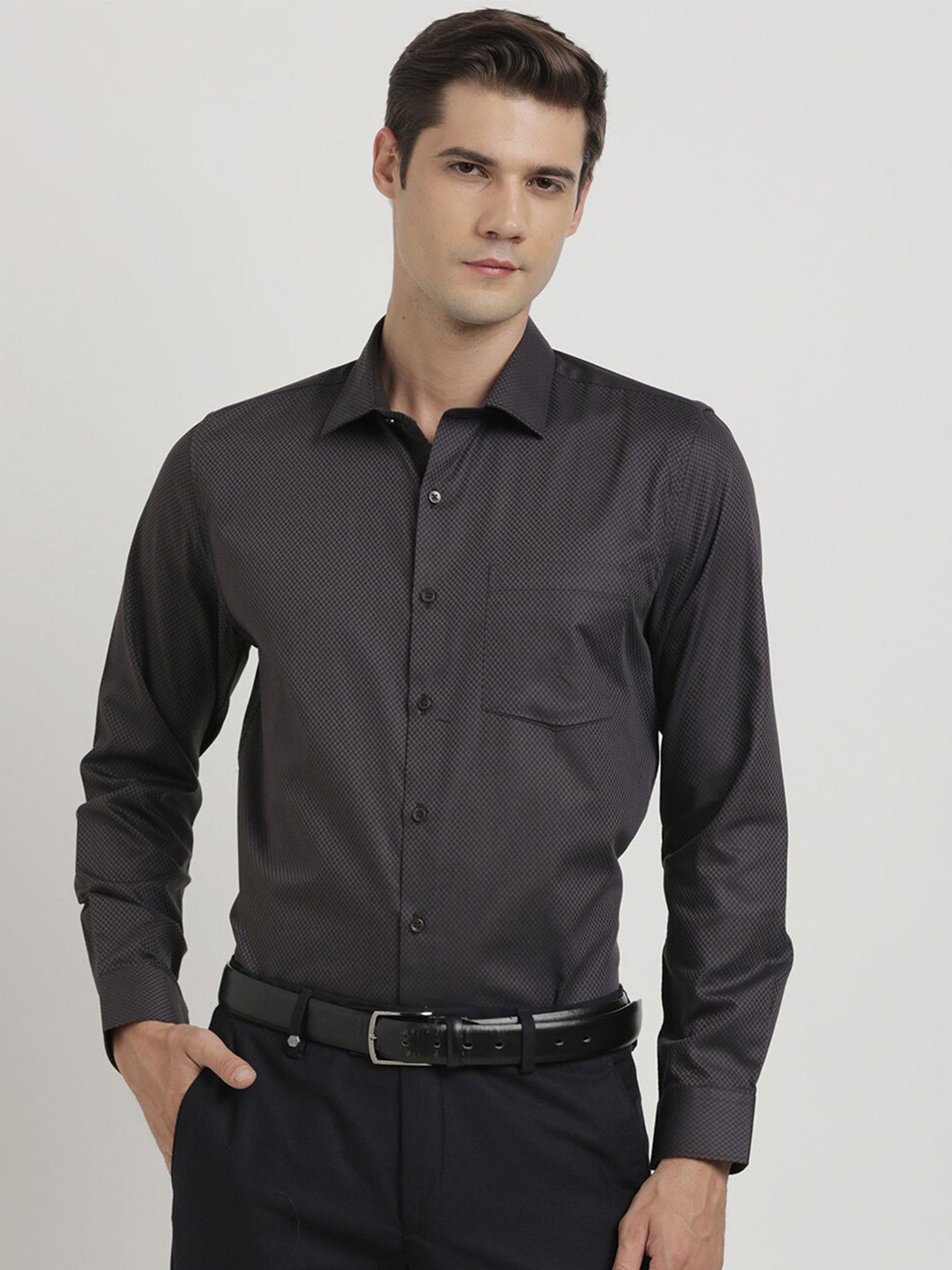 

Turtle Spread Collar Long Sleeves Classic Slim Fit Cotton Formal Shirt, Brown