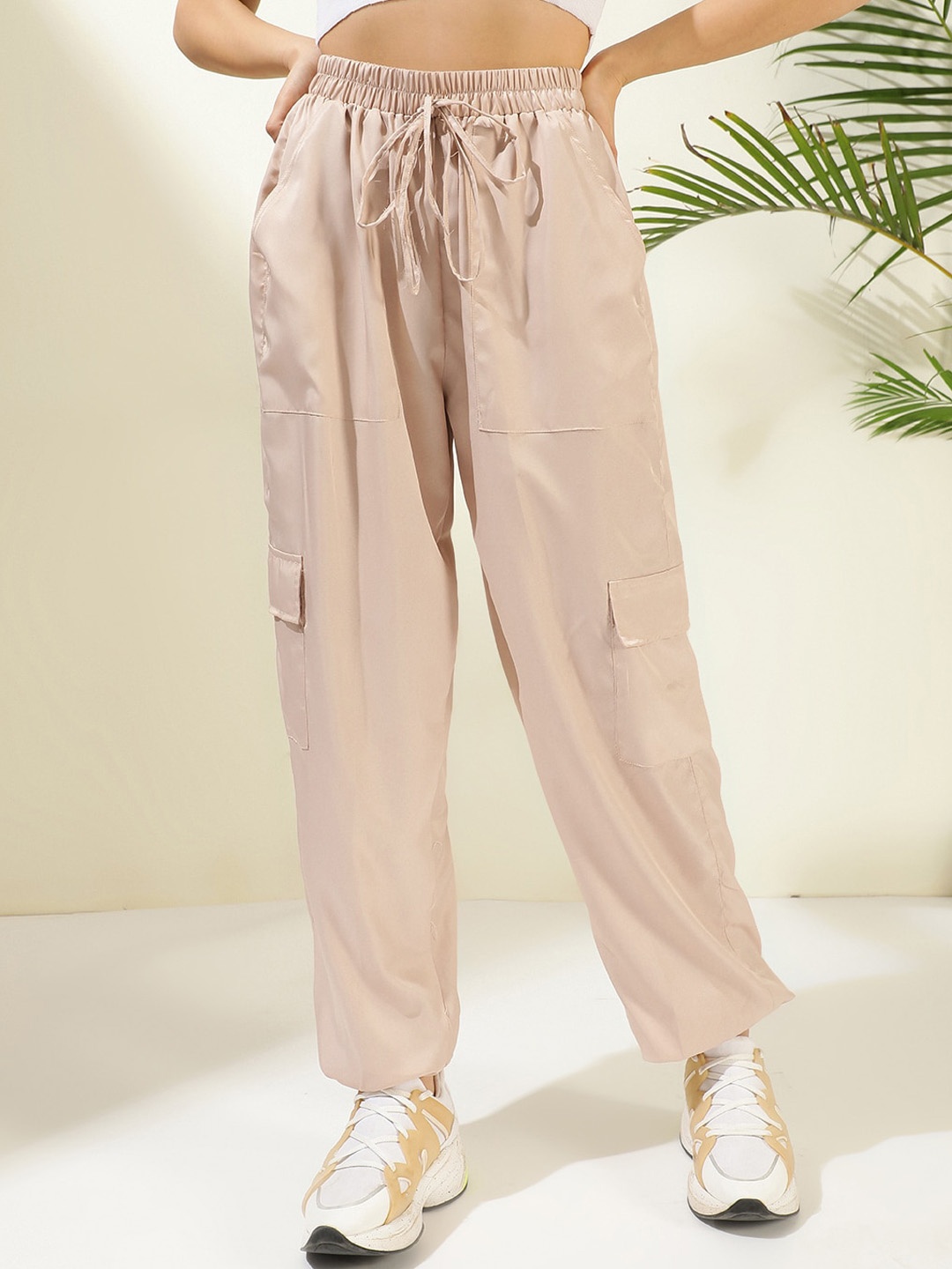

Stylecast X Kotty Women Beige Relaxed Loose Fit High-Rise Easy Wash Cargos Trousers