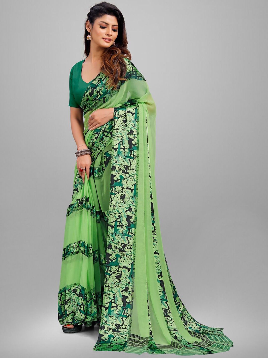 

SANJANA SILK Floral Printed Satin Saree, Green