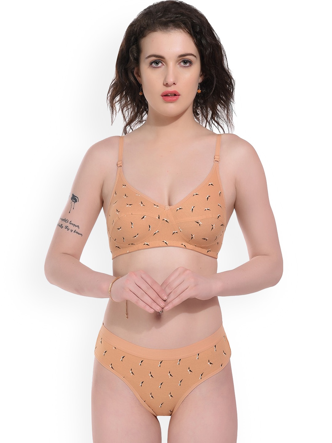 

Nakshu Floral Printed Shoulder Strap Non Padded Lingerie Set, Beige