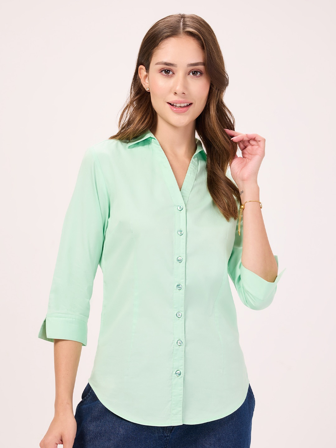 

Bombay High Classic Slim Fit Spread Collar Opaque Pure Cotton Casual Shirt, Green