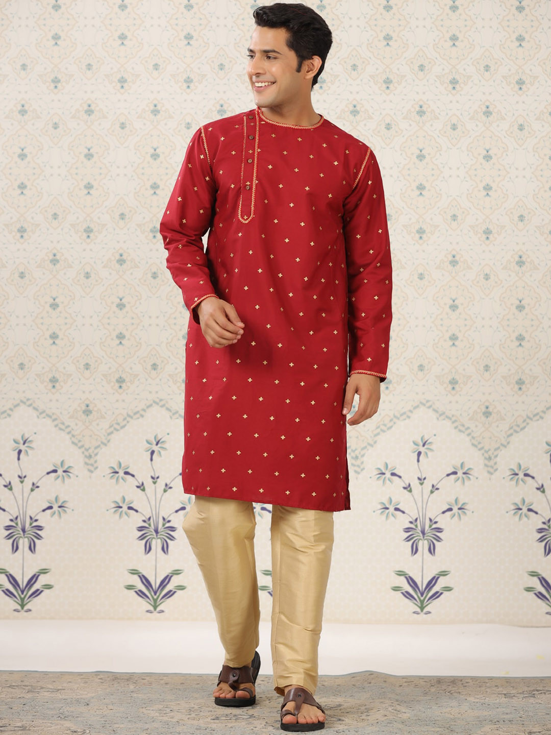 

Ode by House of Pataudi Geometric Printed Long Sleeves Straight Kurta, Red
