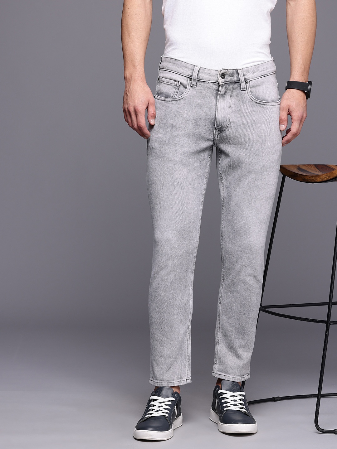 

Louis Philippe Jeans Men Smart Skinny Fit Heavy Fade Stretchable Jeans, Grey