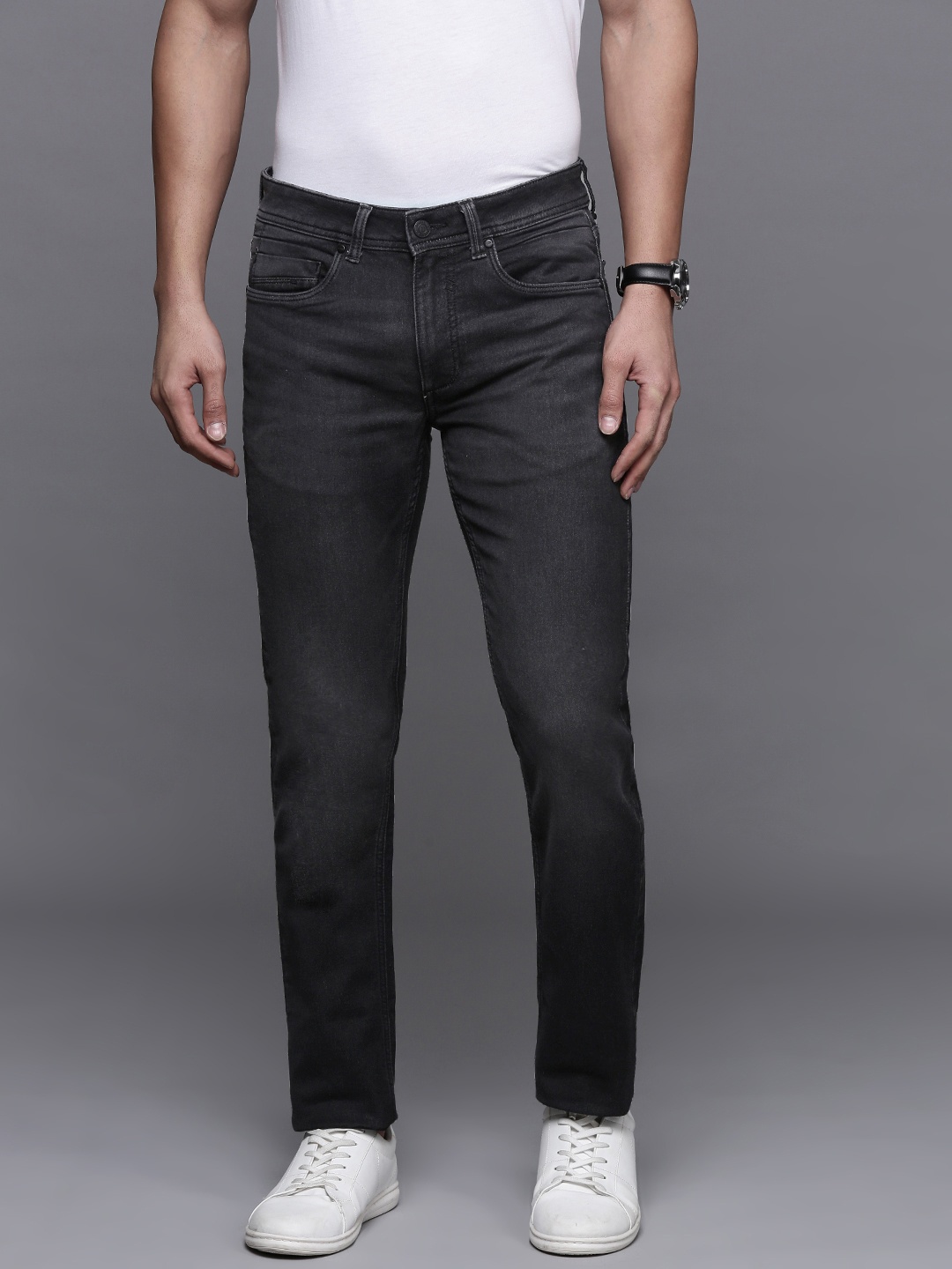 

Louis Philippe Jeans Men Slim Fit Light Fade Stretchable Jeans, Black