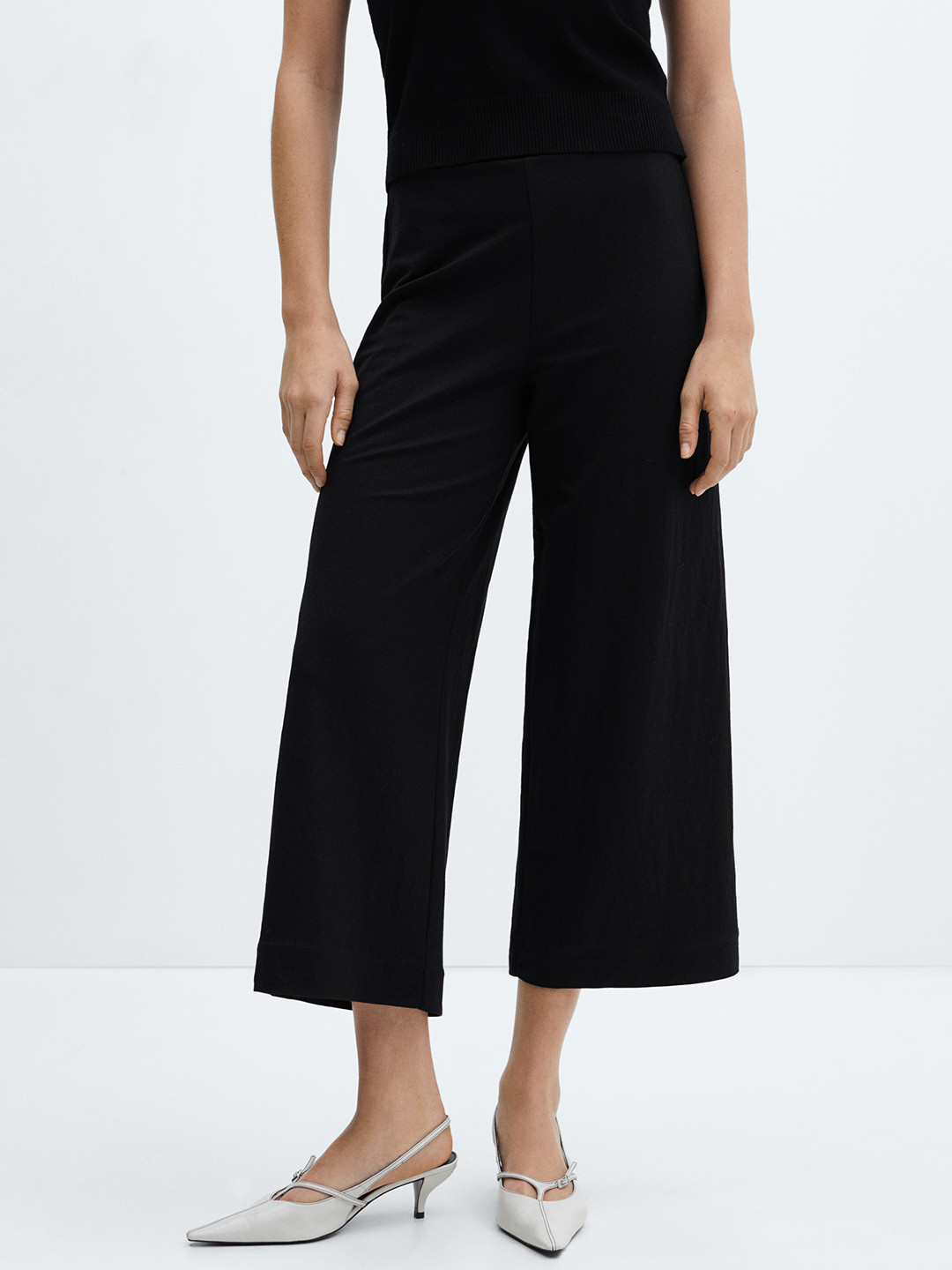 

MANGO Women Elastic Waist Crop Trousers, Black