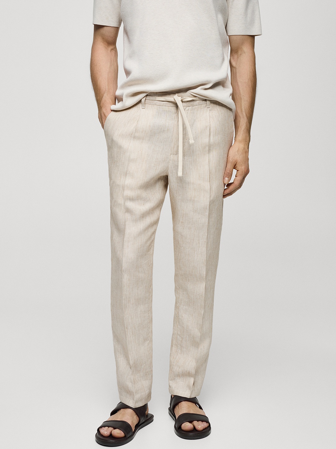 

MANGO MAN Self Design Linen Slim Fit Pleated Trousers, Beige