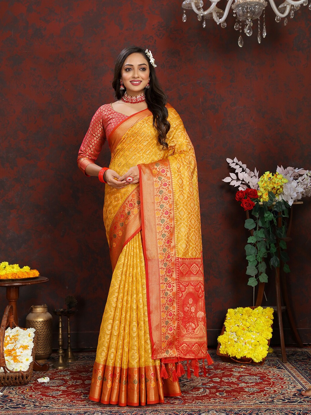 

Mitera Woven Design Zari Woven Design Banarasi Saree with Tassels, Yellow