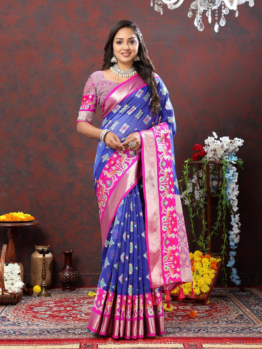 

Mitera Ethnic Motifs Zari Banarasi Saree, Blue