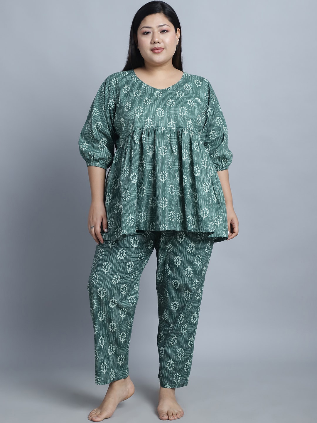 

TAG 7 PLUS Plus Size Floral Printed Pure Cotton Night suit, Green