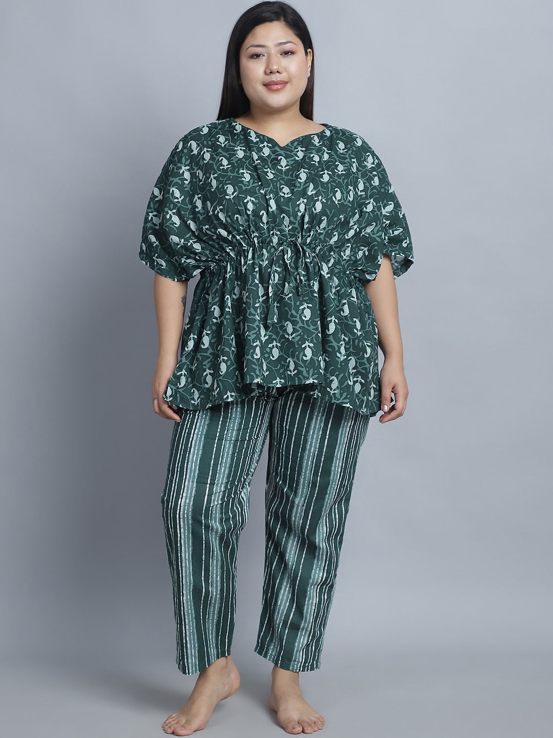 

TAG 7 PLUS Plus Size Ethnic Motifs Printed Pure Cotton Night suit, Green